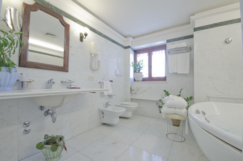 צ'לנו Le Gole Ristorante & Resort מראה חיצוני תמונה