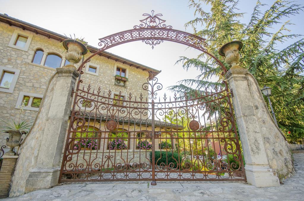 צ'לנו Le Gole Ristorante & Resort מראה חיצוני תמונה
